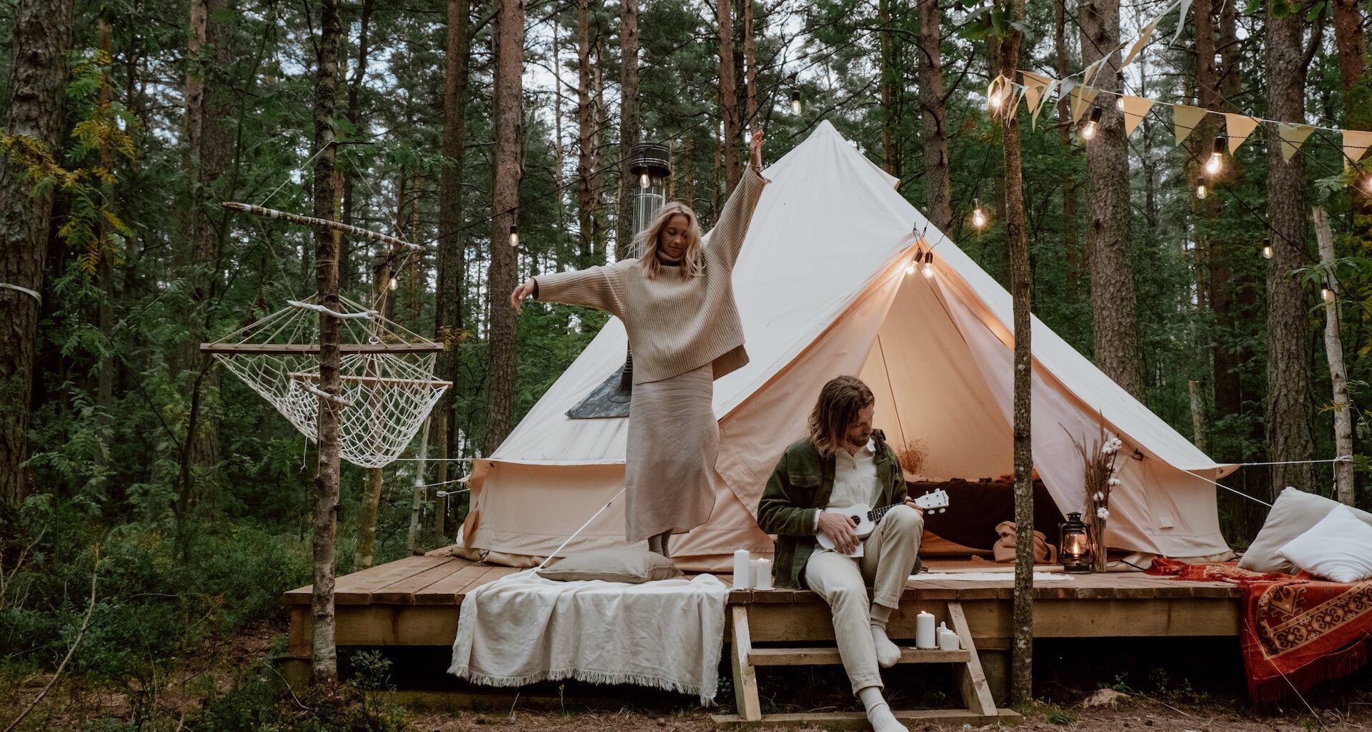 Glamping en montagne et en forêt - tendances voyageurs