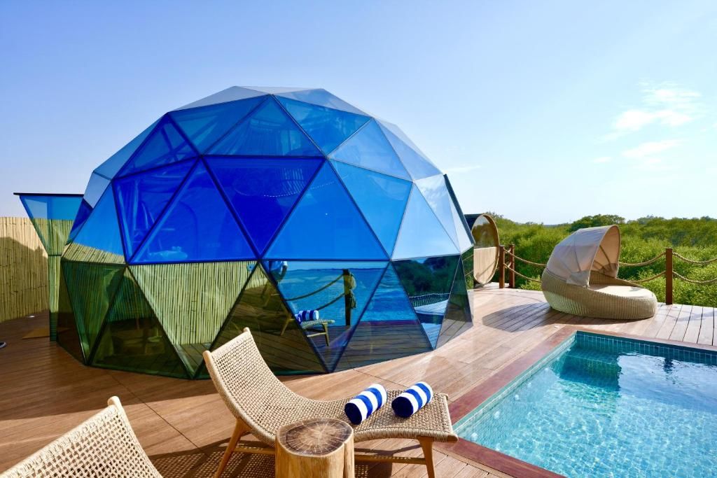 Géodome avec piscine